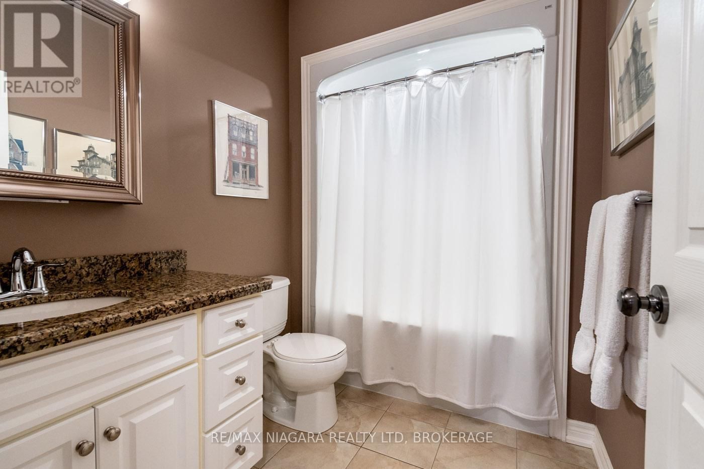 23 GORING WAY Image 26