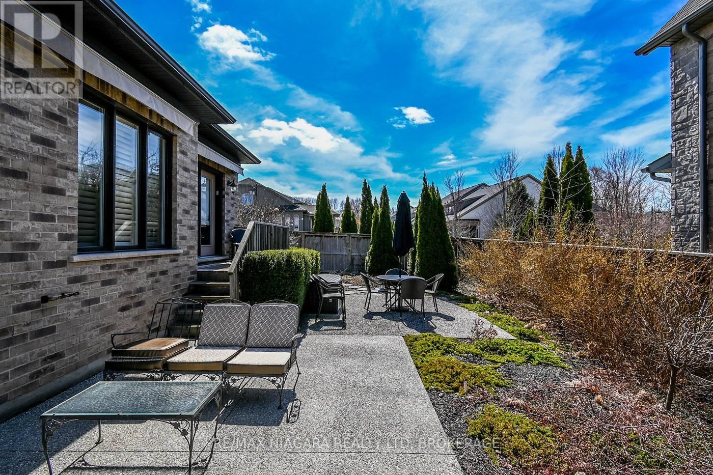23 GORING WAY Image 35