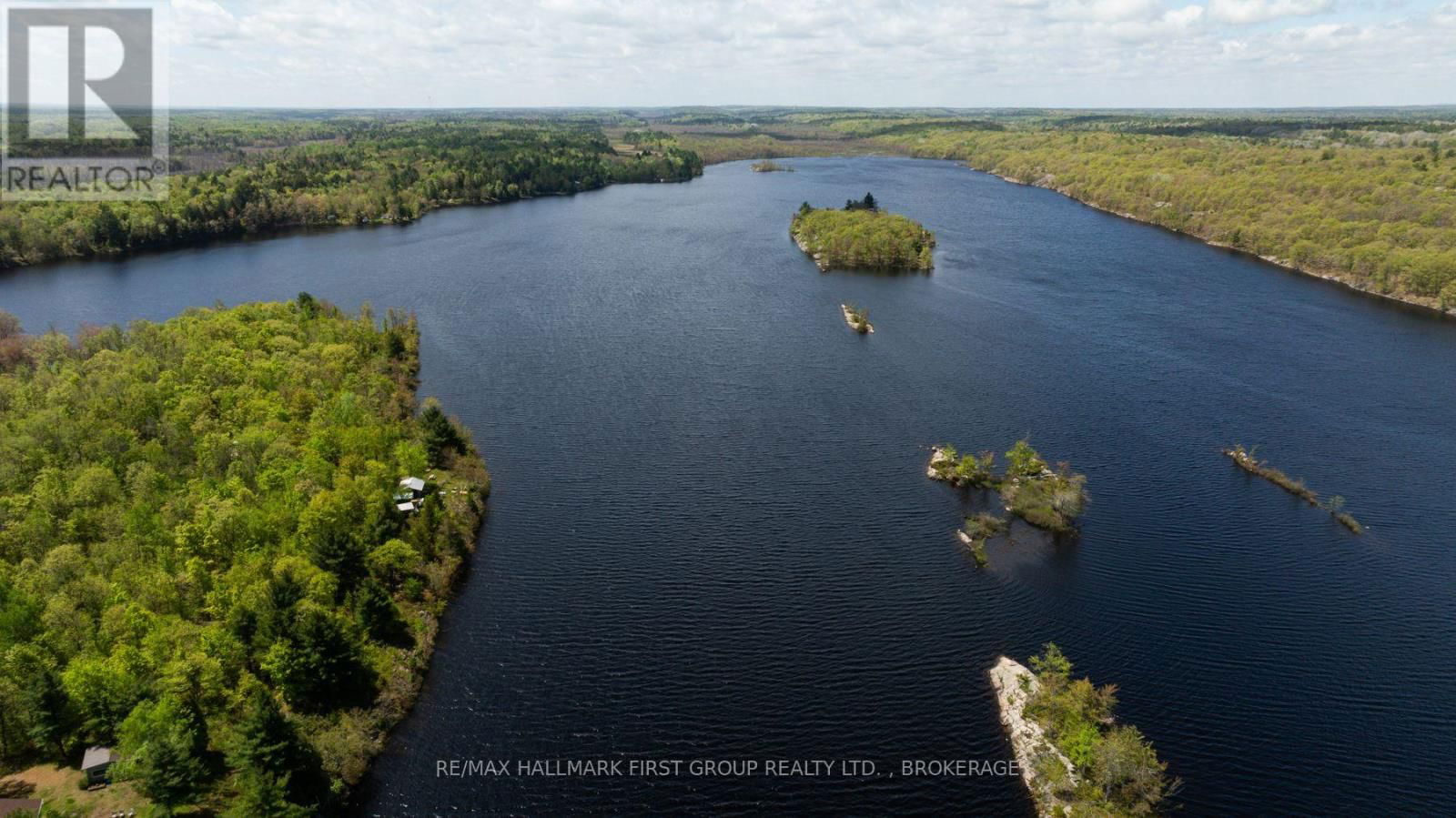 1052 WATERS EDGE LANE Image 15