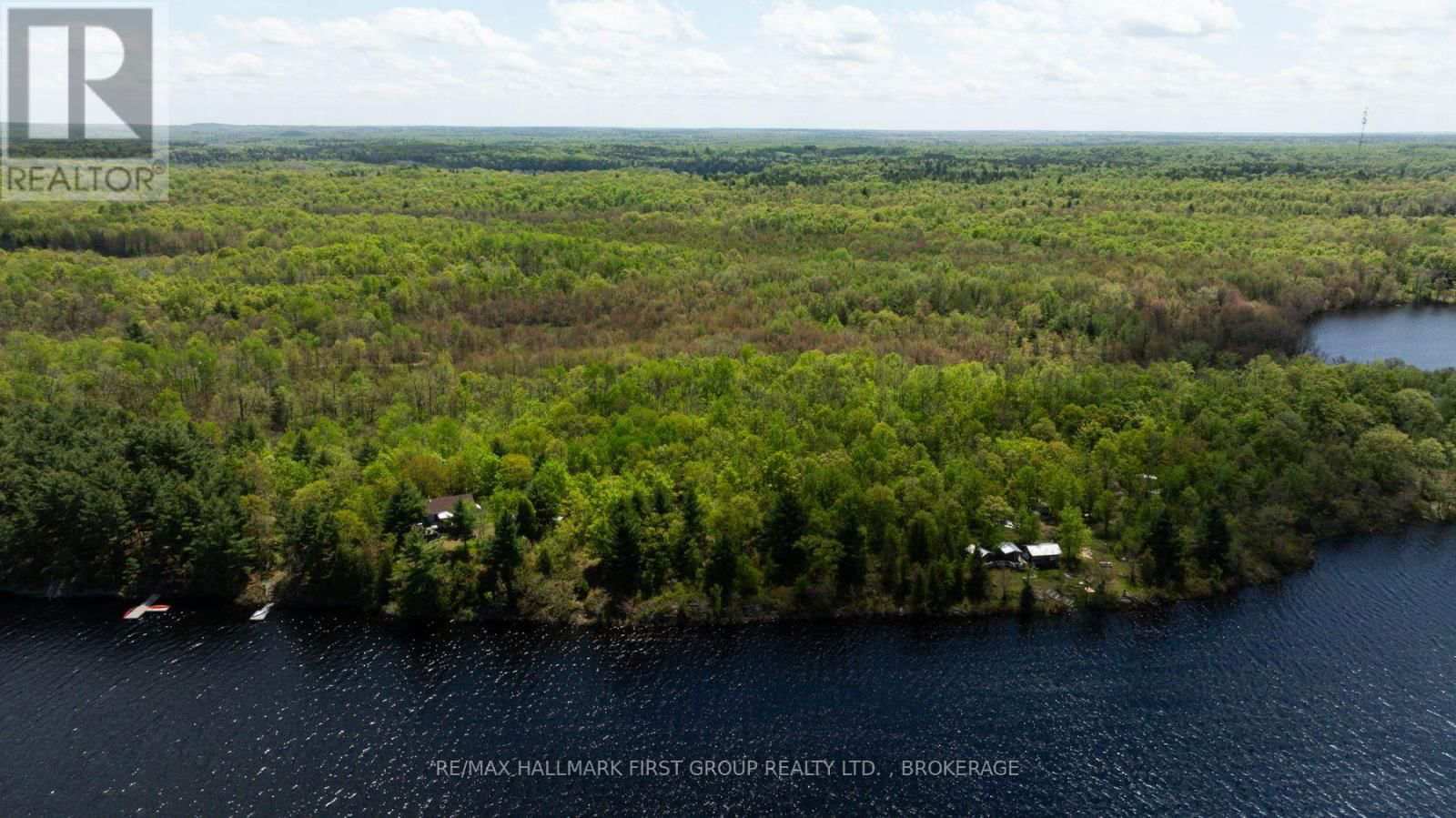 1052 WATERS EDGE LANE Image 17