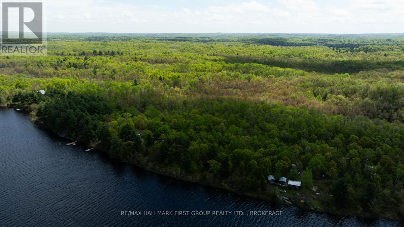 1052 WATERS EDGE LANE Image 19