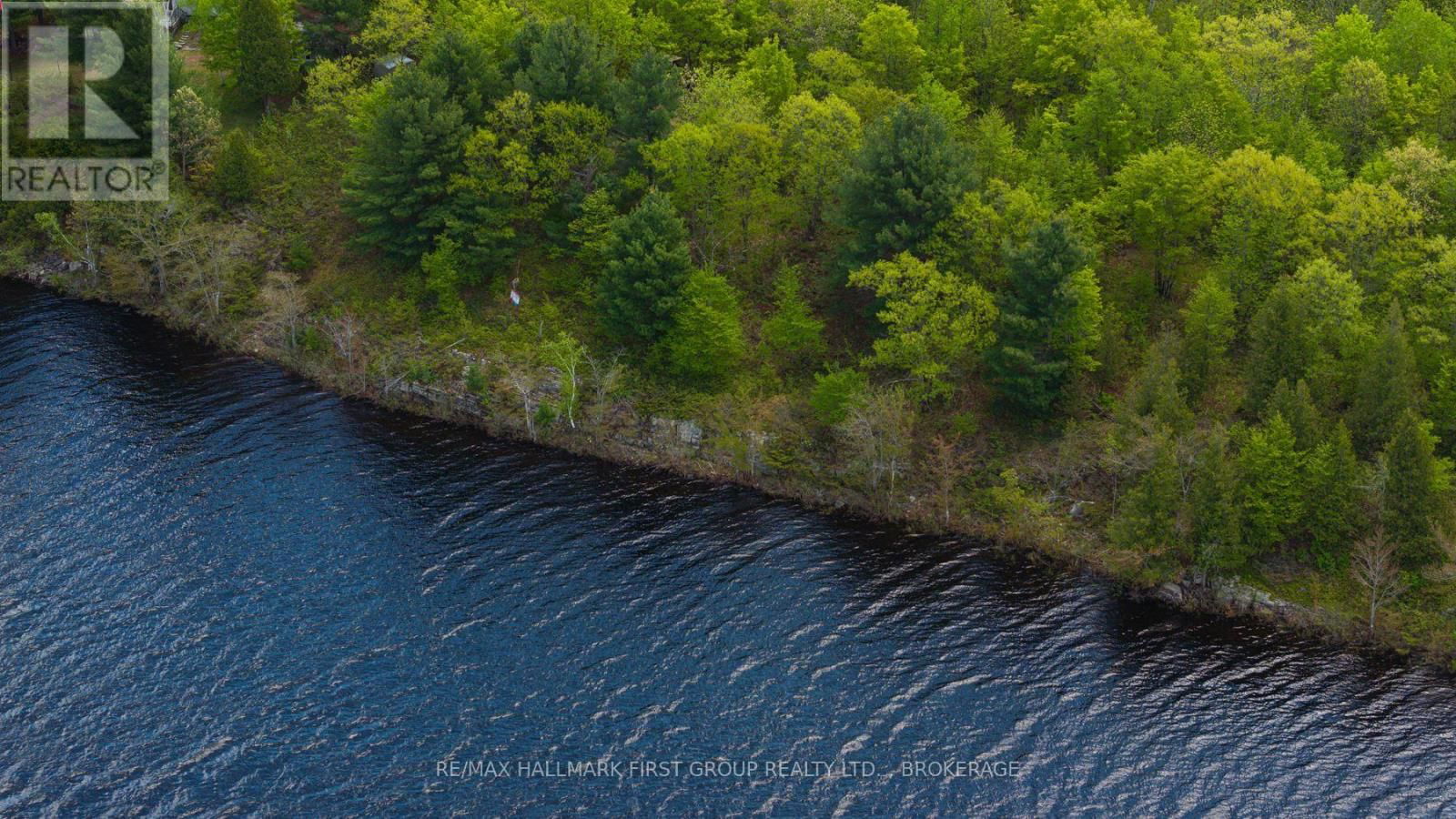 1052 WATERS EDGE LANE Image 20