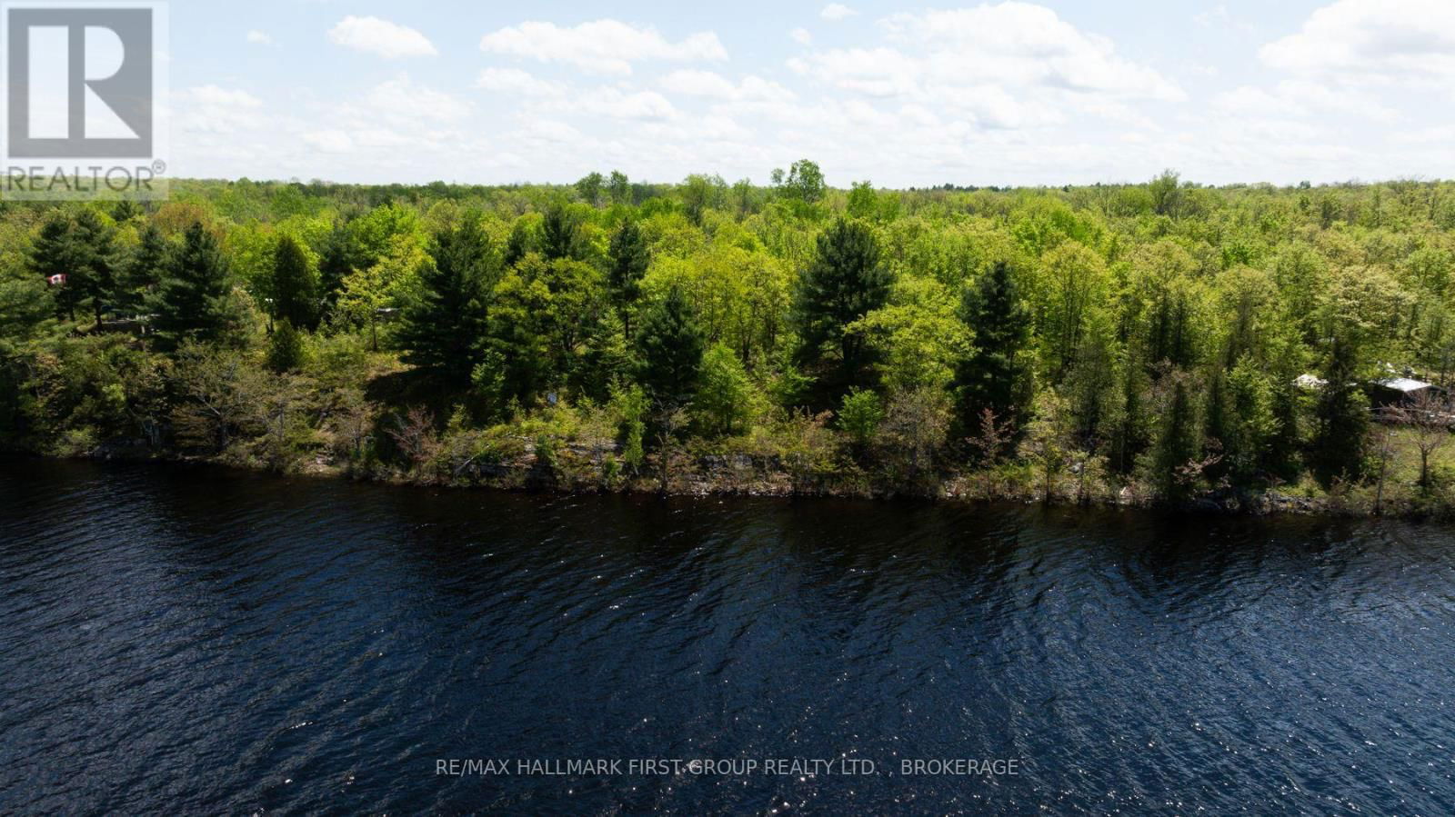 1052 WATERS EDGE LANE Image 22