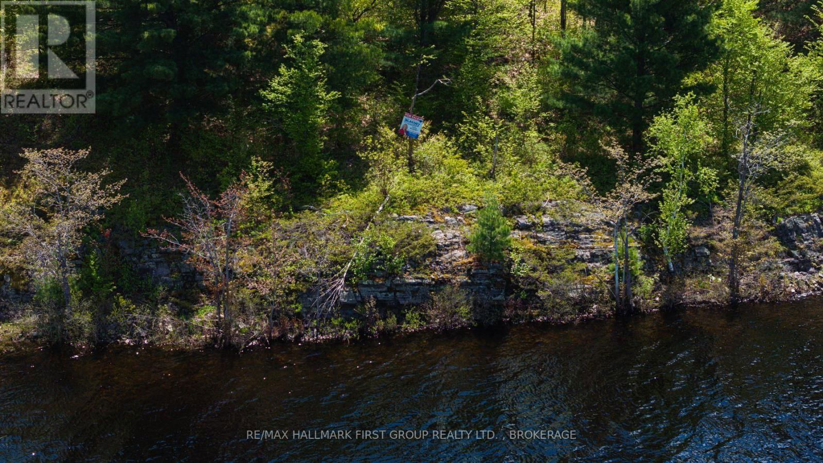 1052 WATERS EDGE LANE Image 3