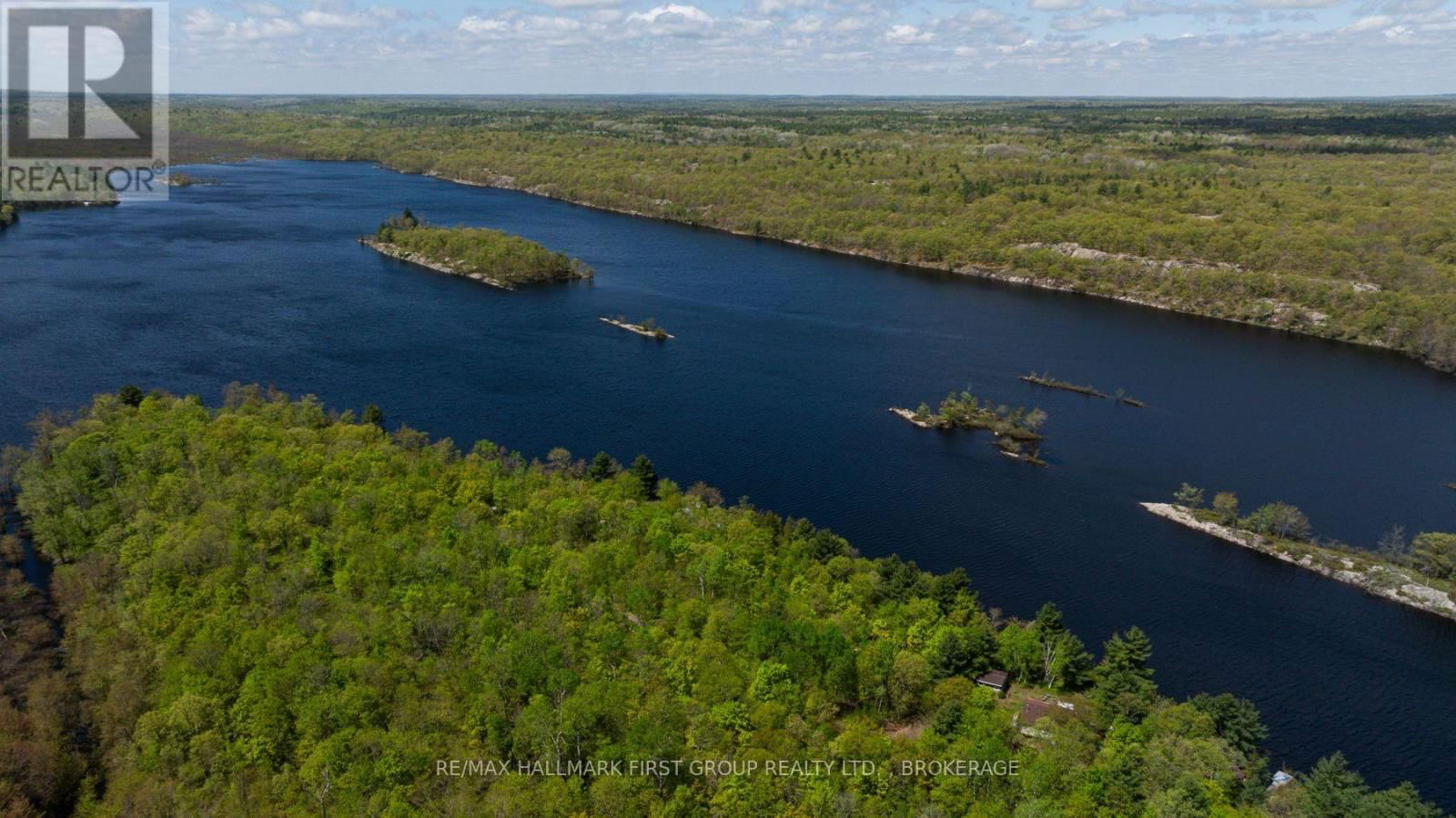 1052 WATERS EDGE LANE Image 6