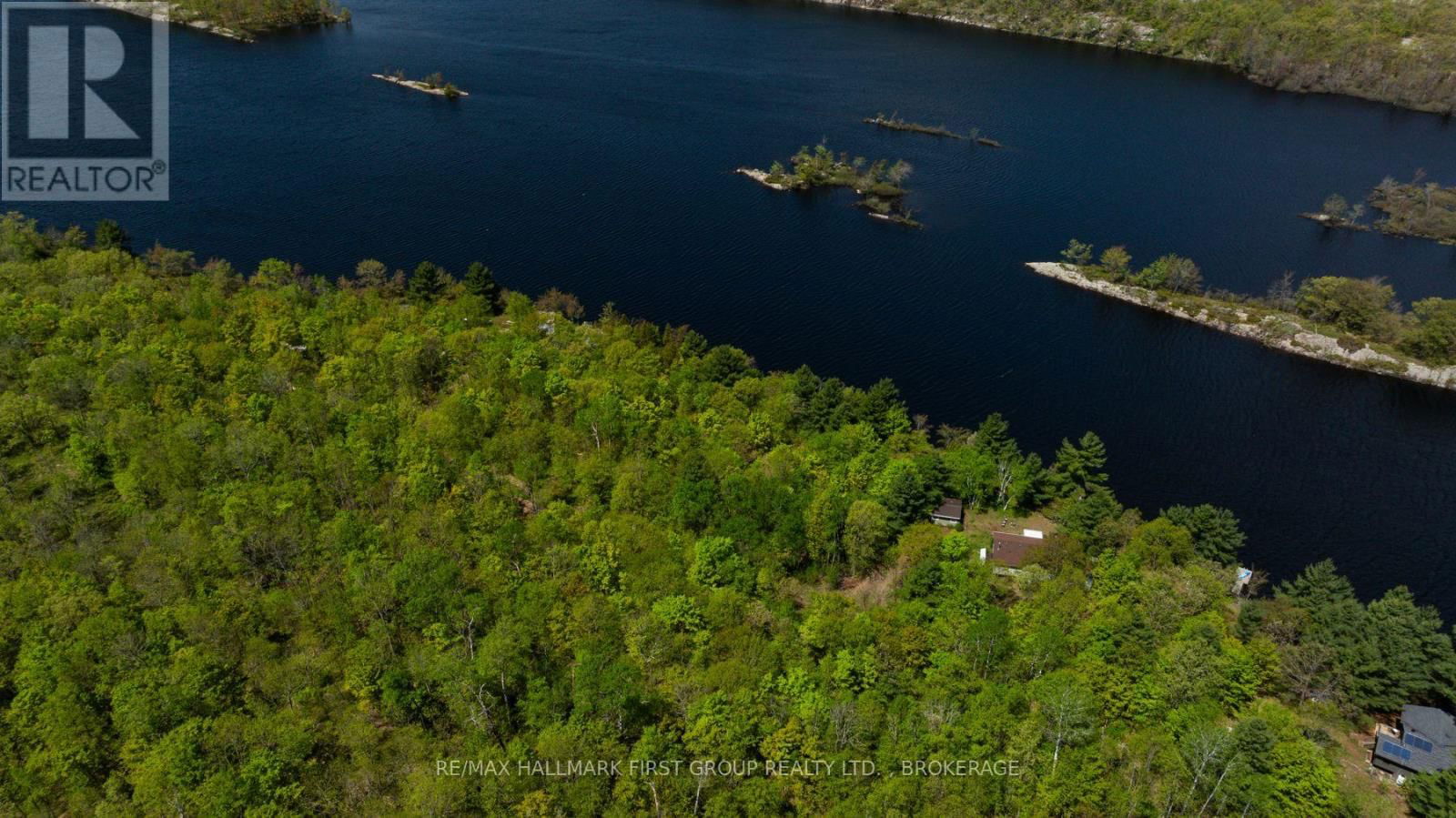 1052 WATERS EDGE LANE Image 9