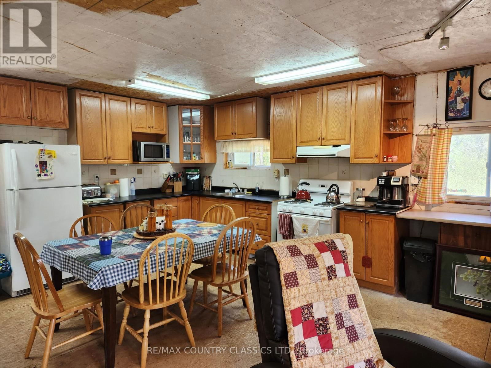 2910 WESLEMKOON LAKE ROAD Image 2