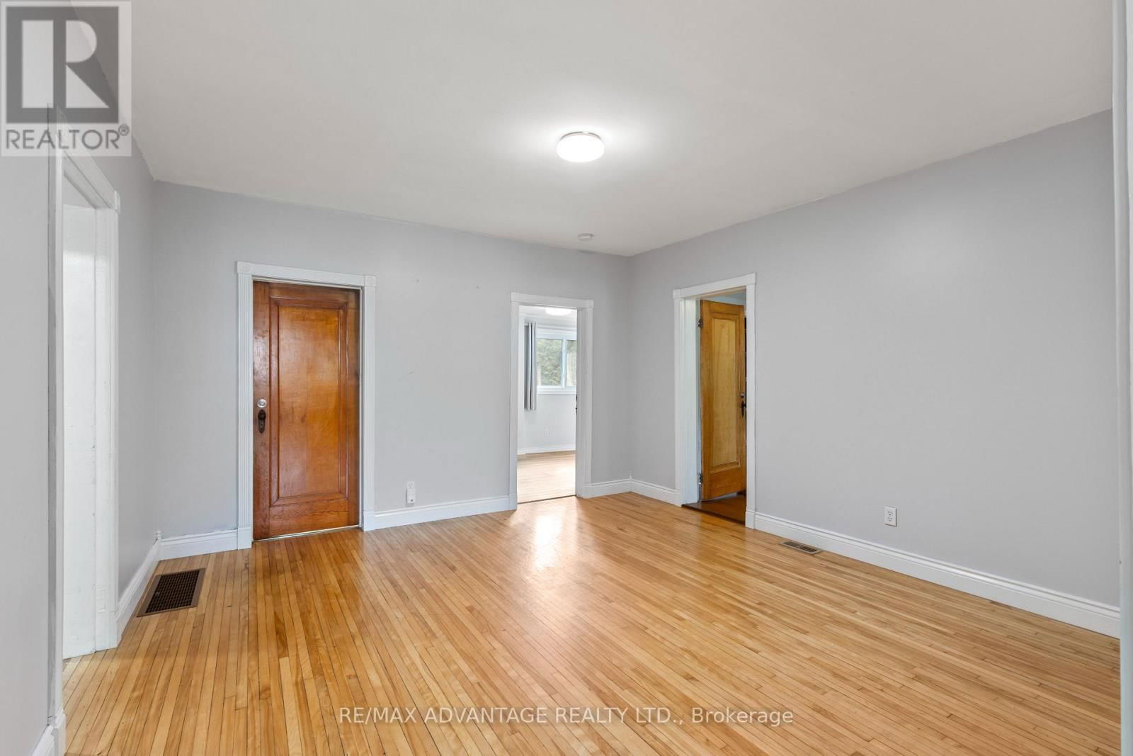 30 BROADWAY STREET Image 13
