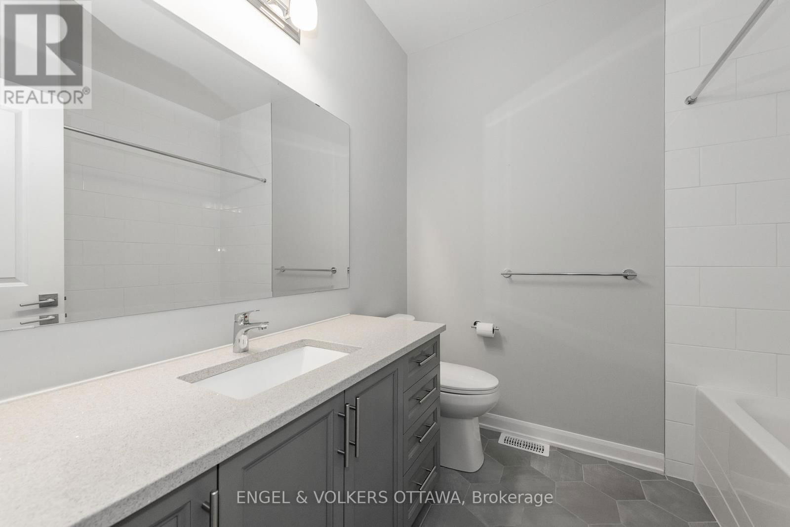 779 COAST CIRCLE Image 10