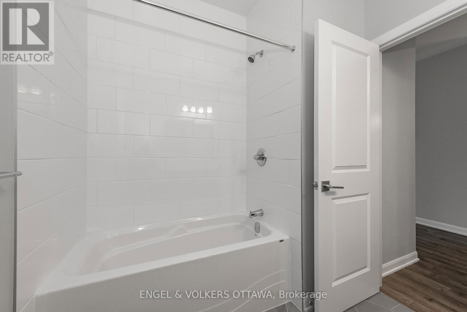 779 COAST CIRCLE Image 11