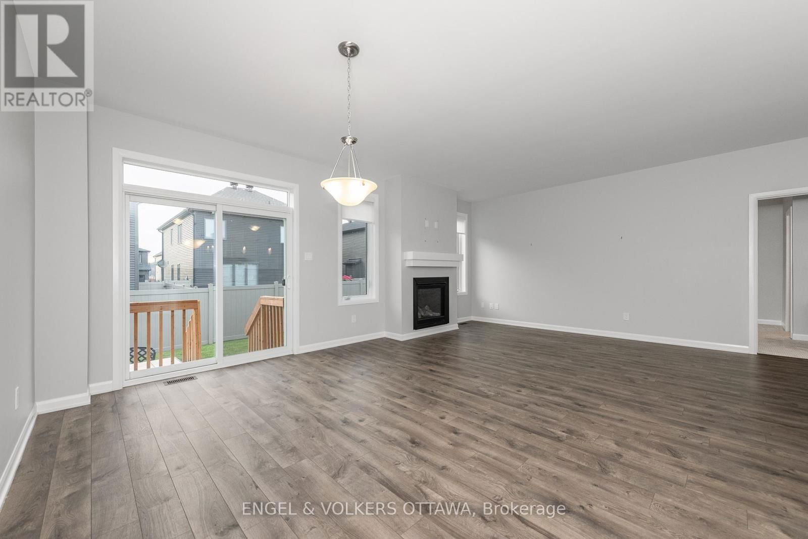 779 COAST CIRCLE Image 22