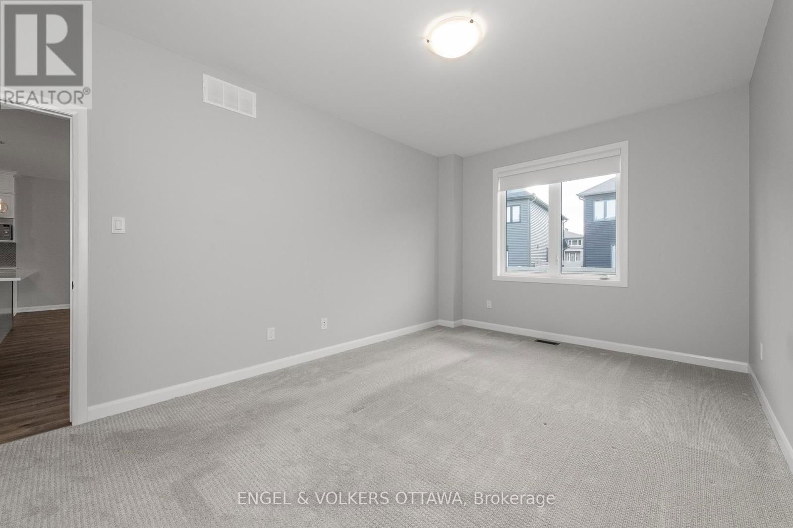 779 COAST CIRCLE Image 27