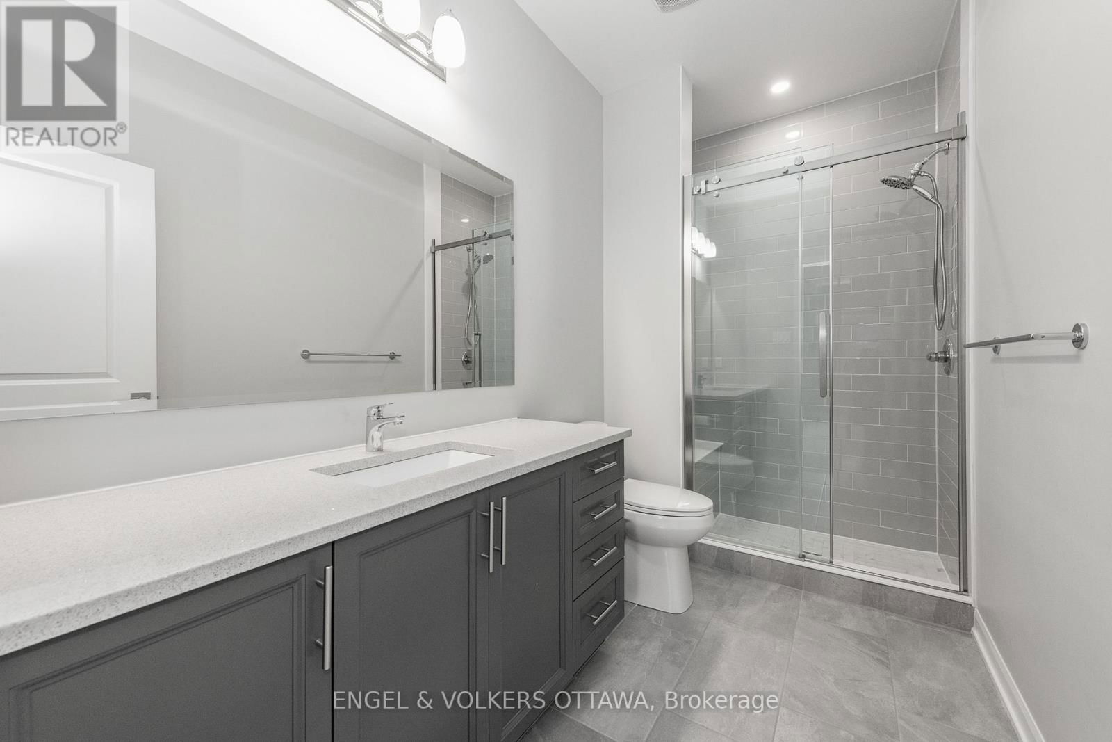 779 COAST CIRCLE Image 30