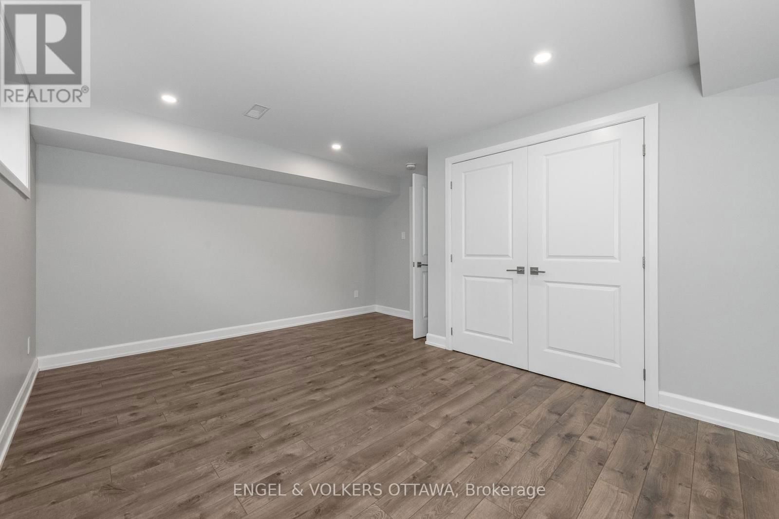 779 COAST CIRCLE Image 39
