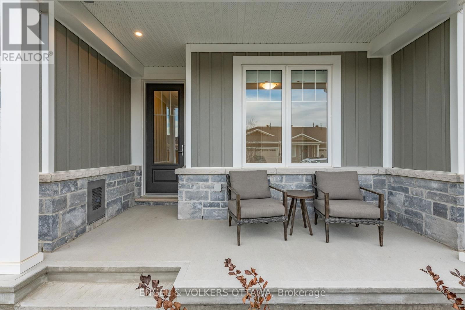 779 COAST CIRCLE Image 4