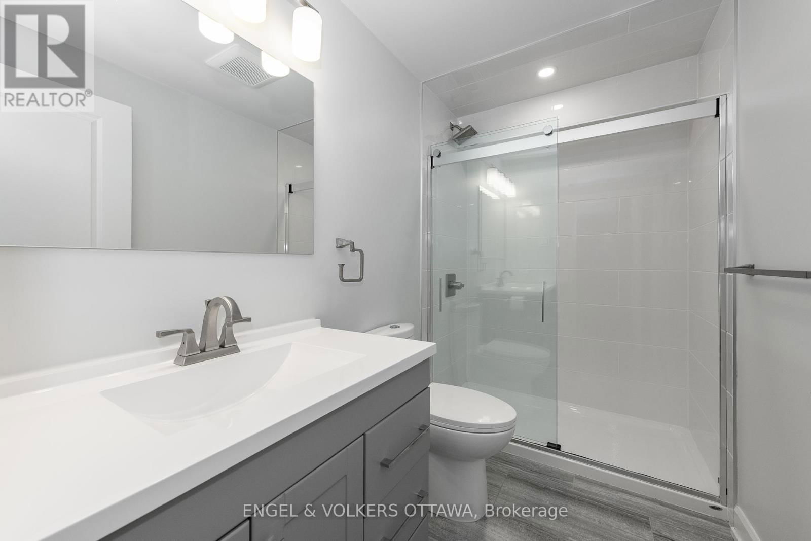 779 COAST CIRCLE Image 40