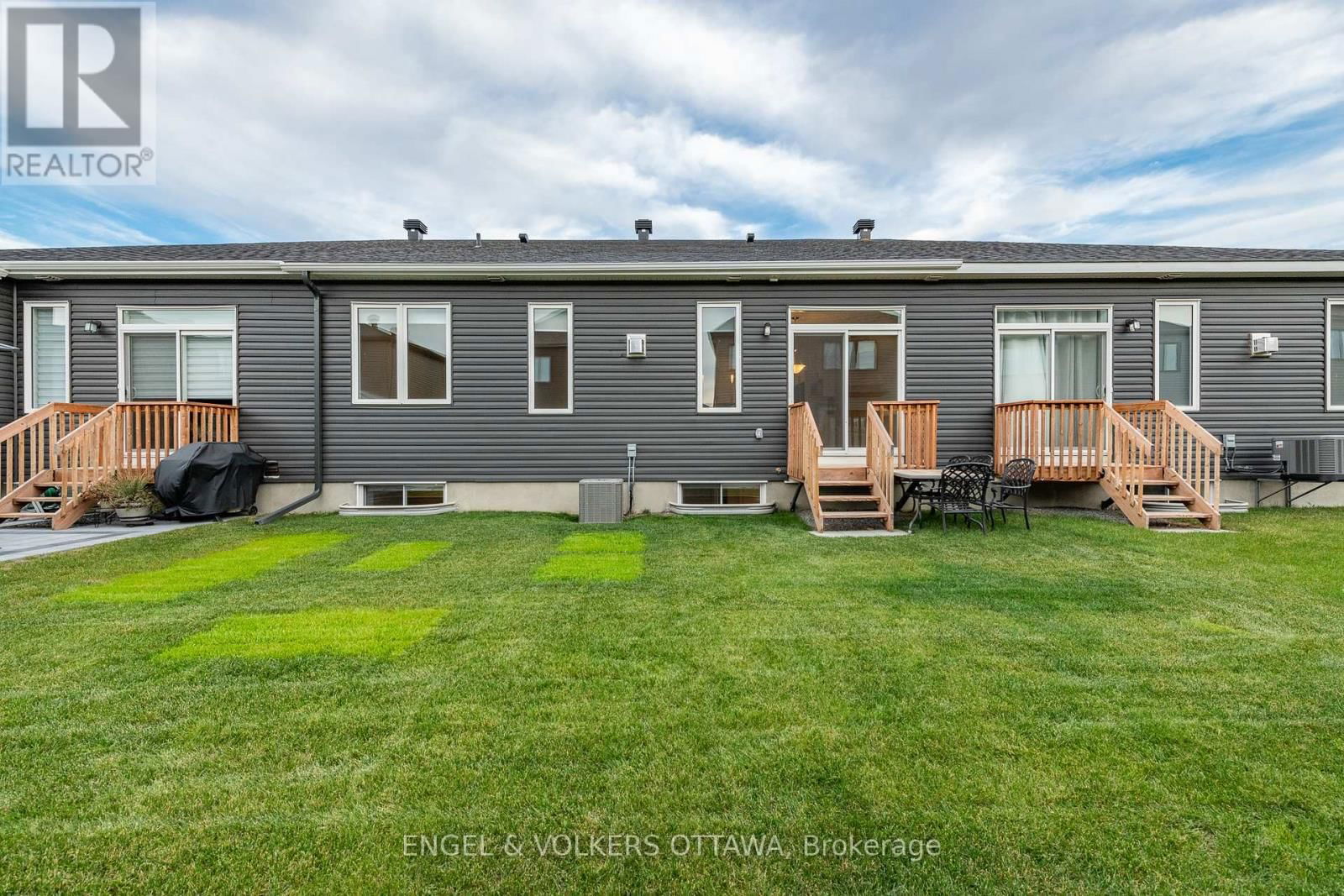 779 COAST CIRCLE Image 43