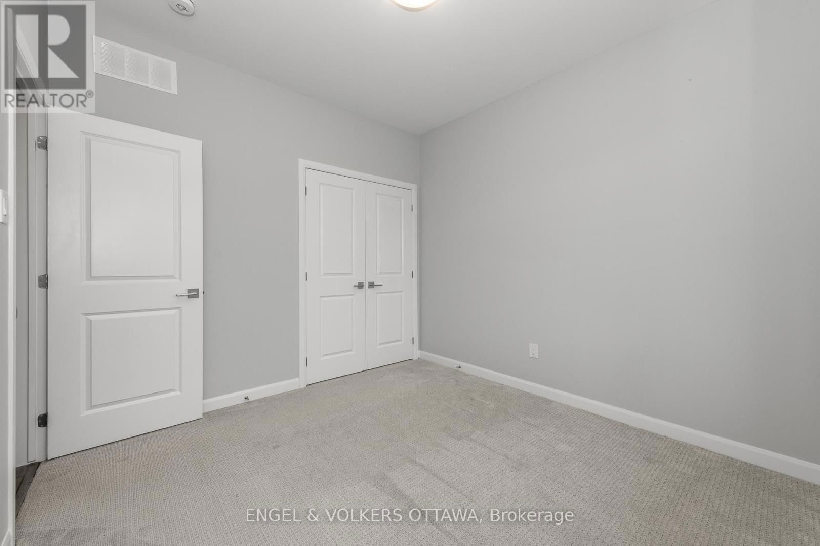 779 COAST CIRCLE Image 9