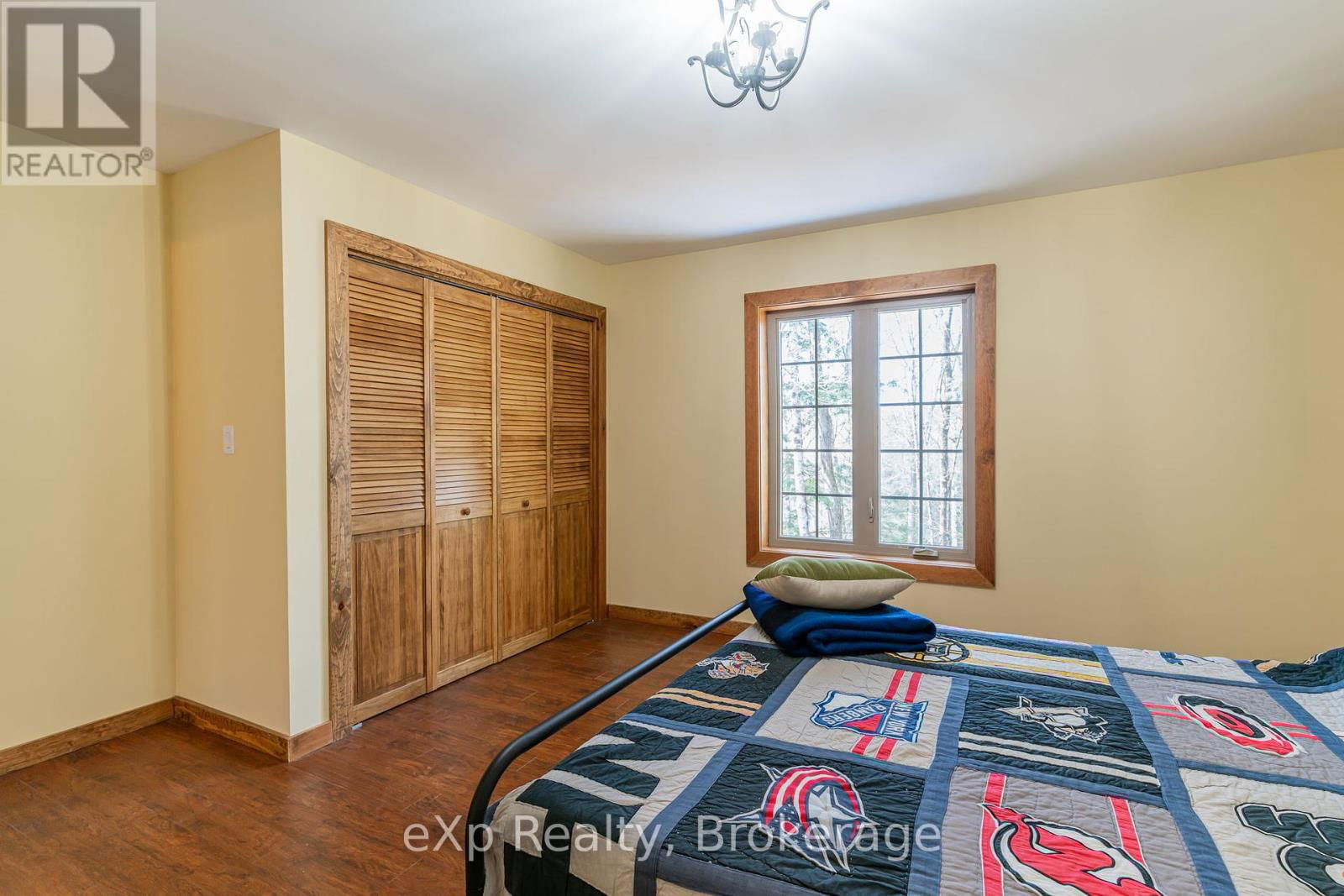 35 KEEFER STREET Image 17