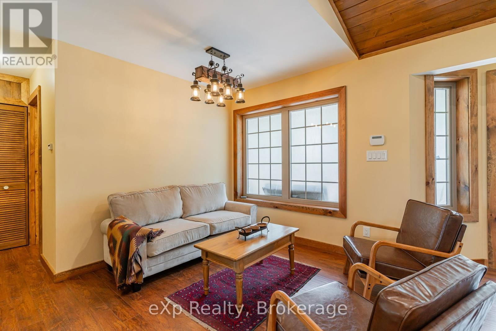 35 KEEFER STREET Image 22