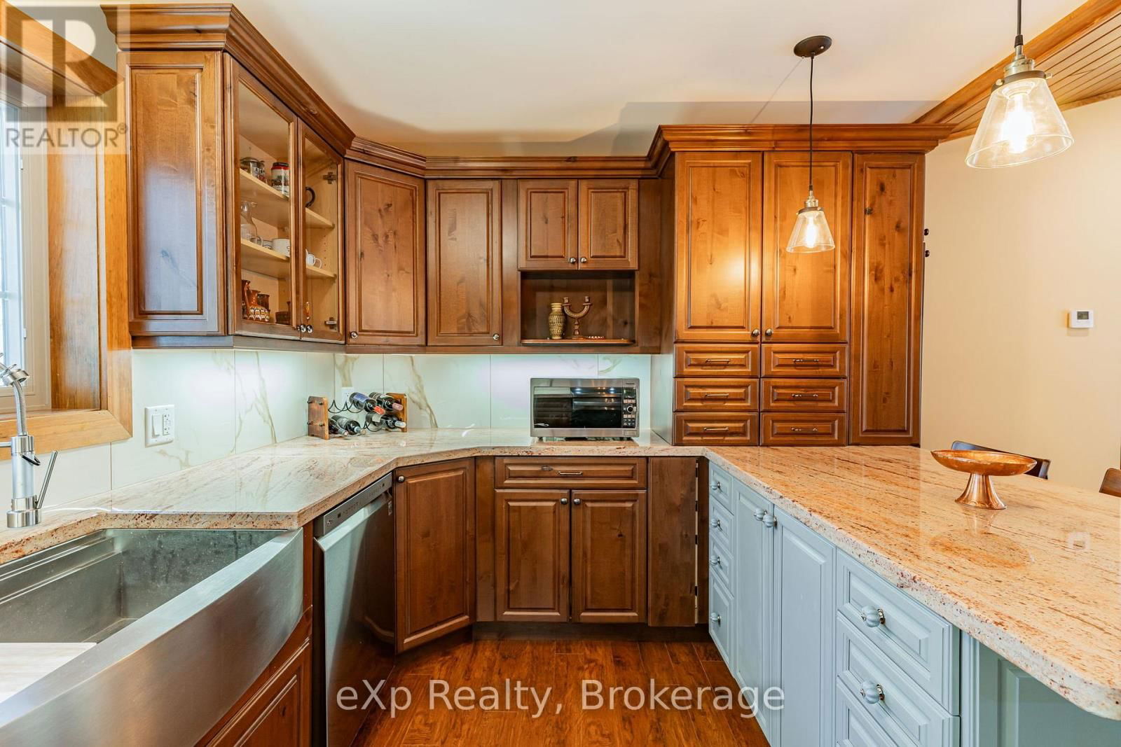 35 KEEFER STREET Image 7