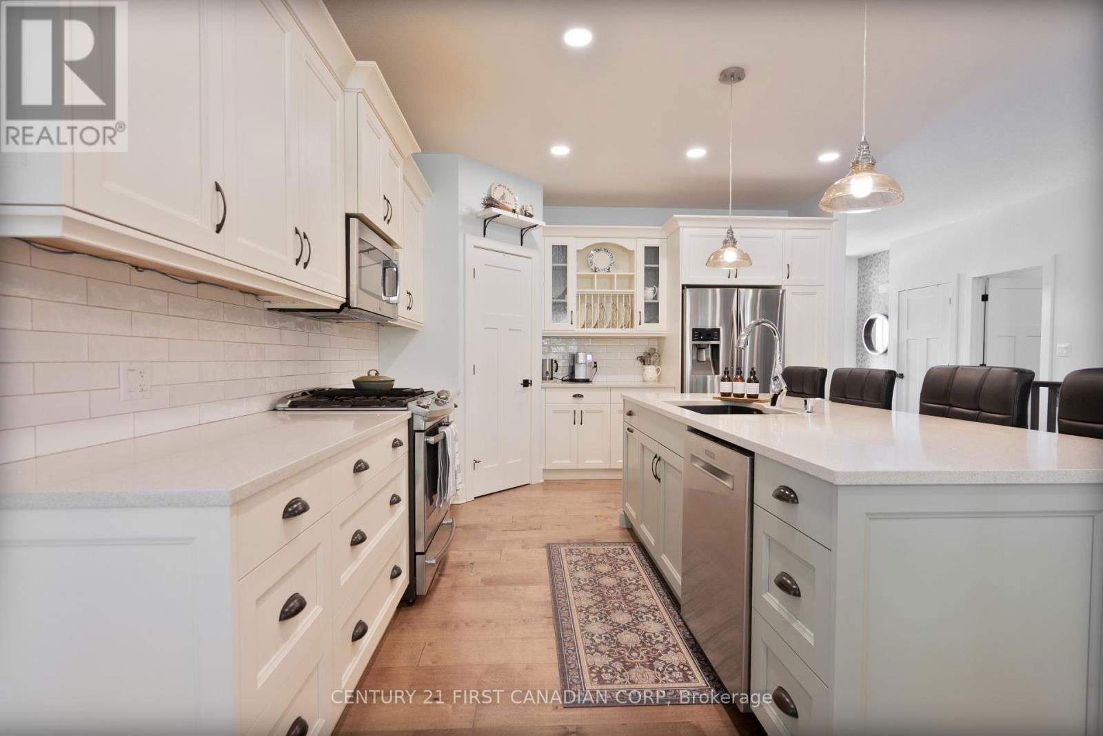 302 SONGBIRD LANE Image 10