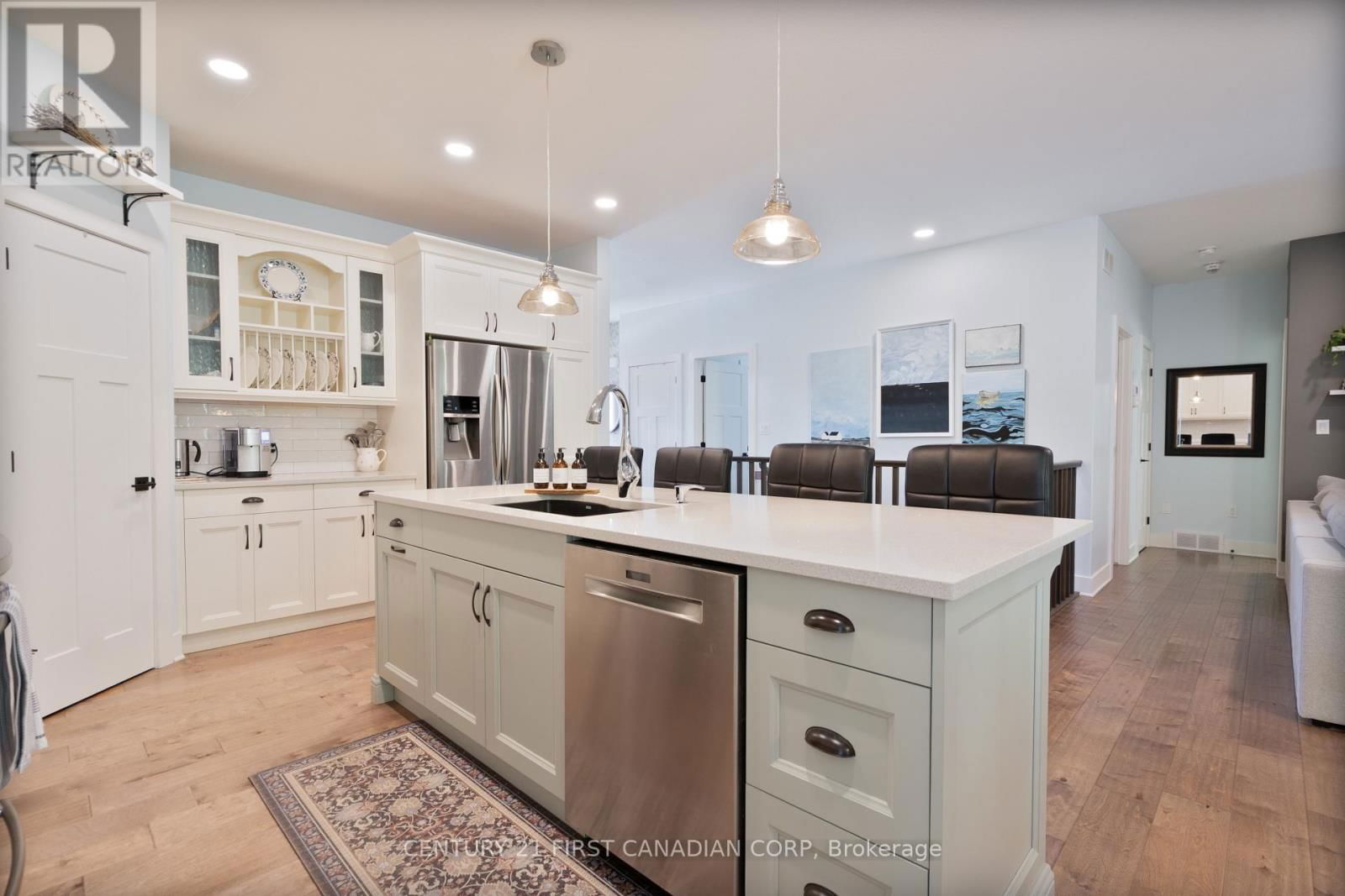 302 SONGBIRD LANE Image 11