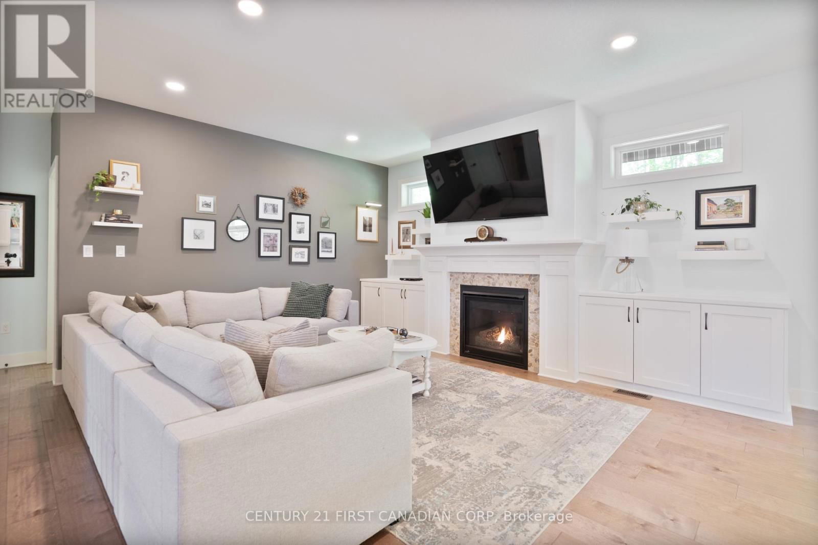302 SONGBIRD LANE Image 14