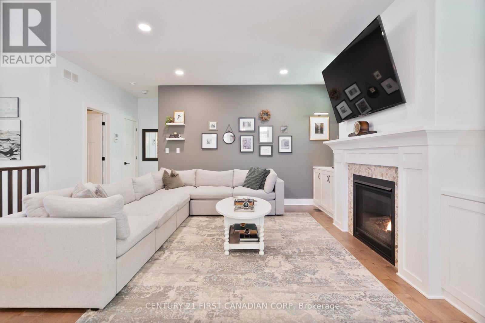 302 SONGBIRD LANE Image 15