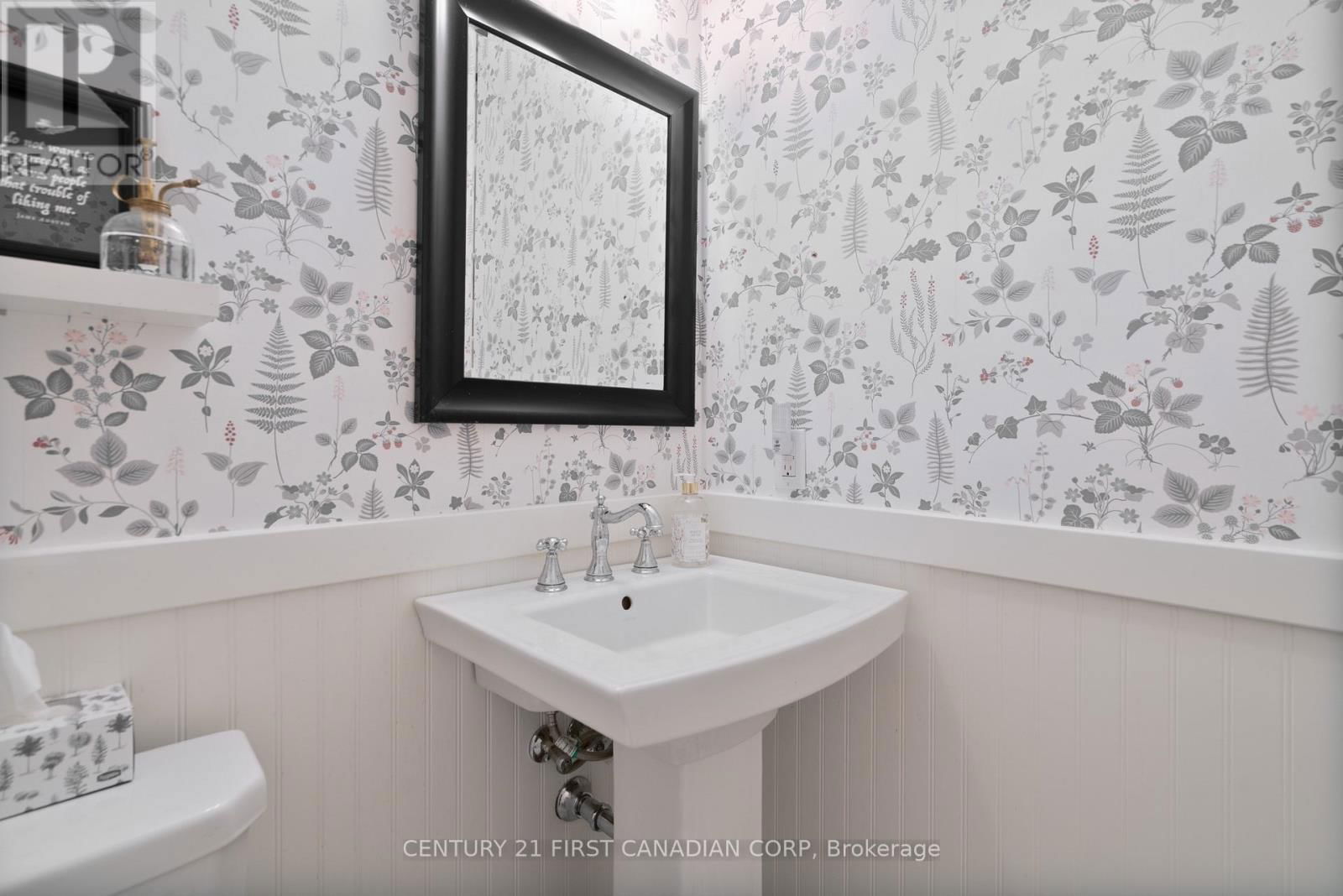 302 SONGBIRD LANE Image 16
