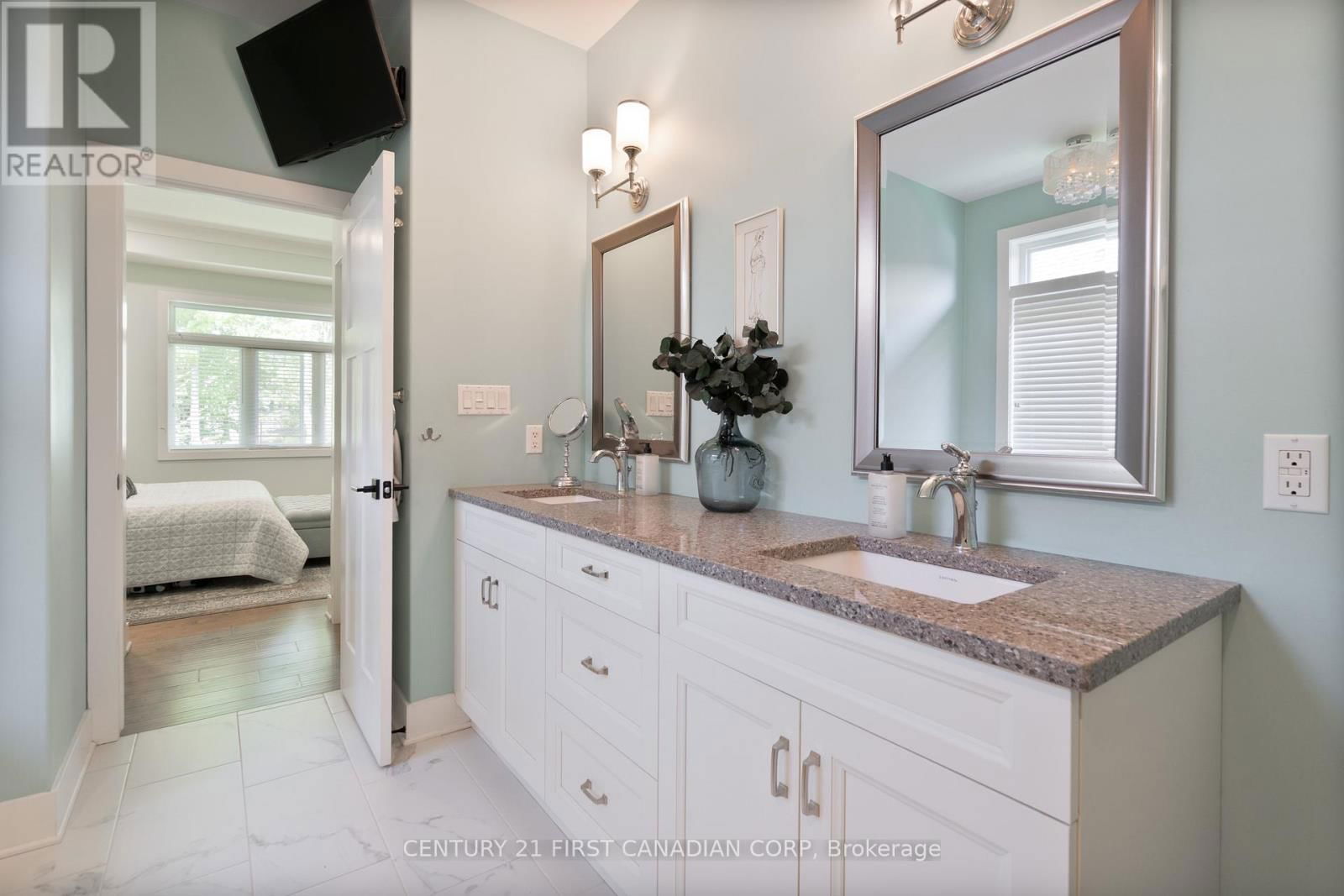 302 SONGBIRD LANE Image 20
