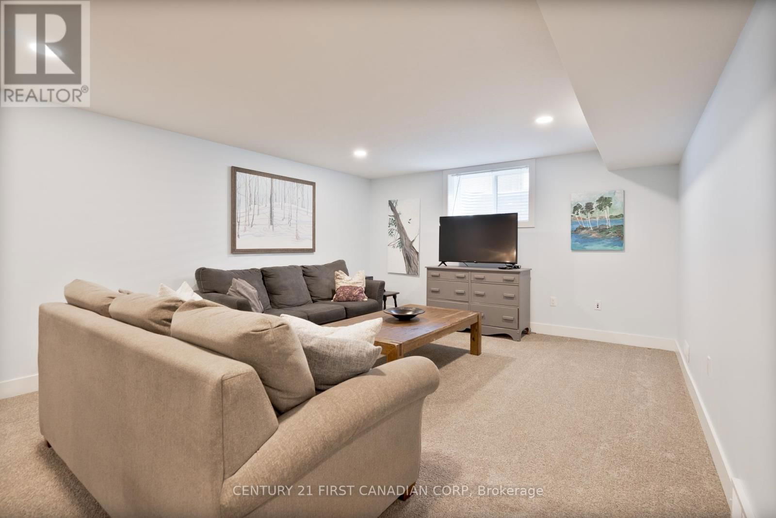 302 SONGBIRD LANE Image 25
