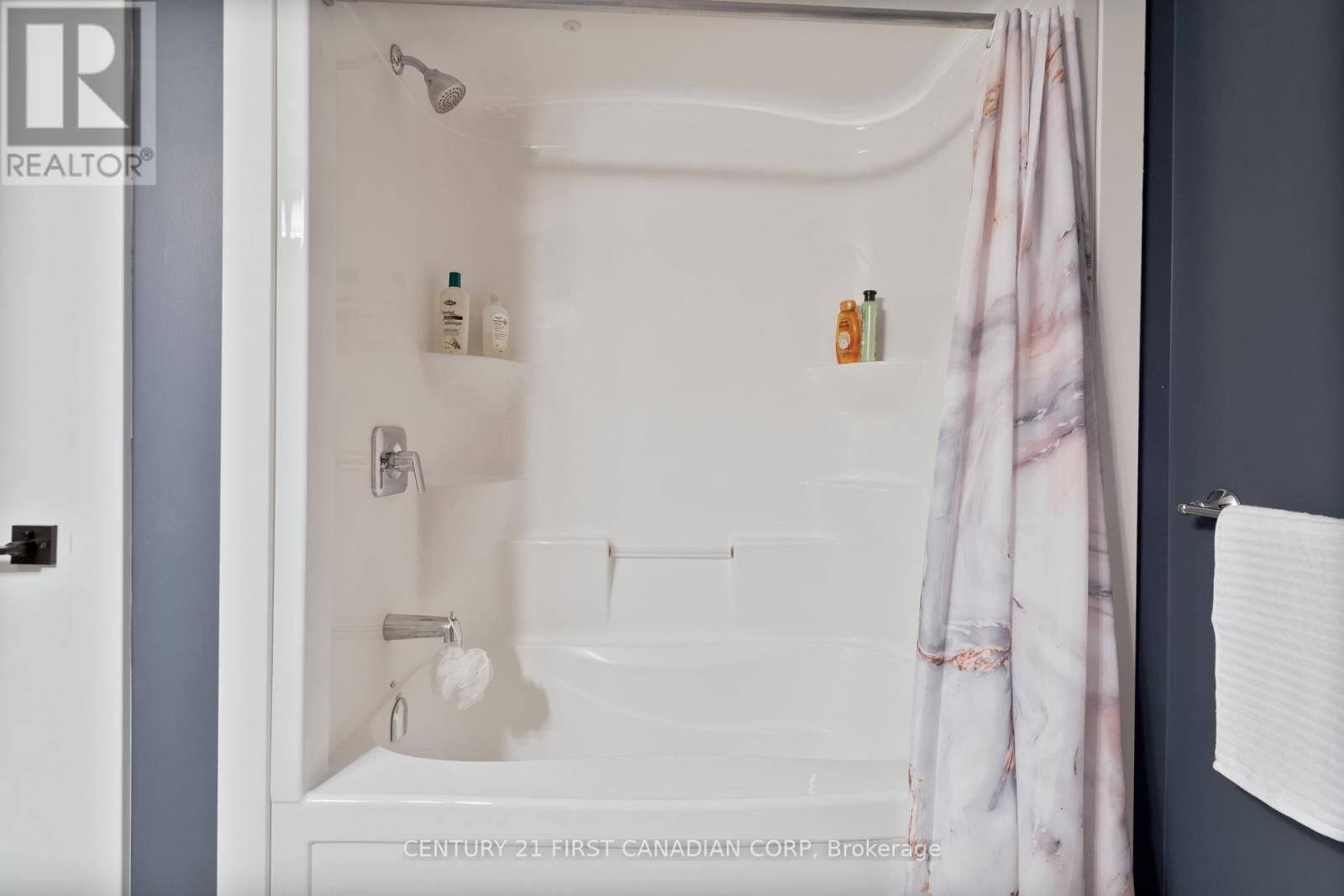 302 SONGBIRD LANE Image 27