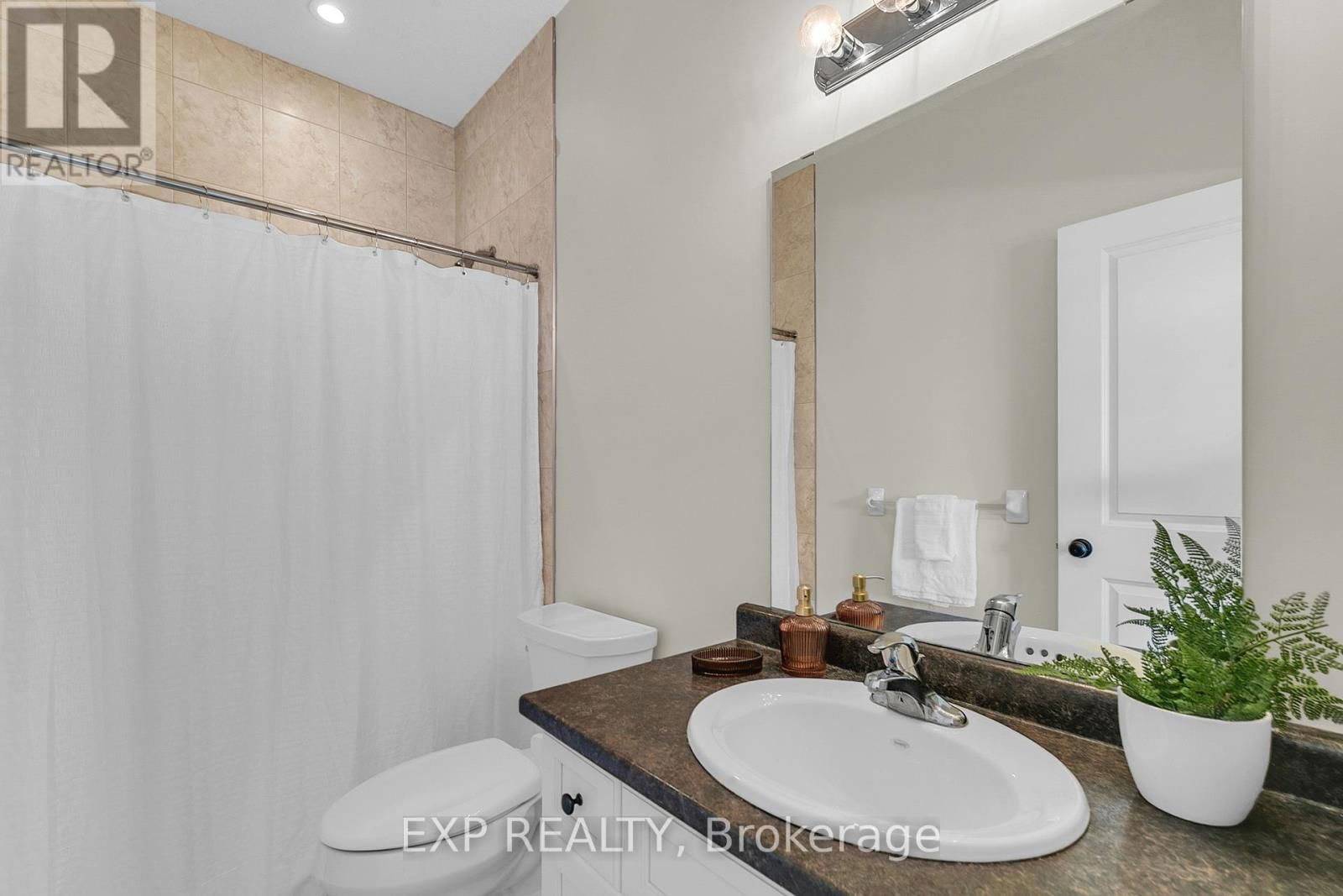 132 KROTZ STREET Image 18