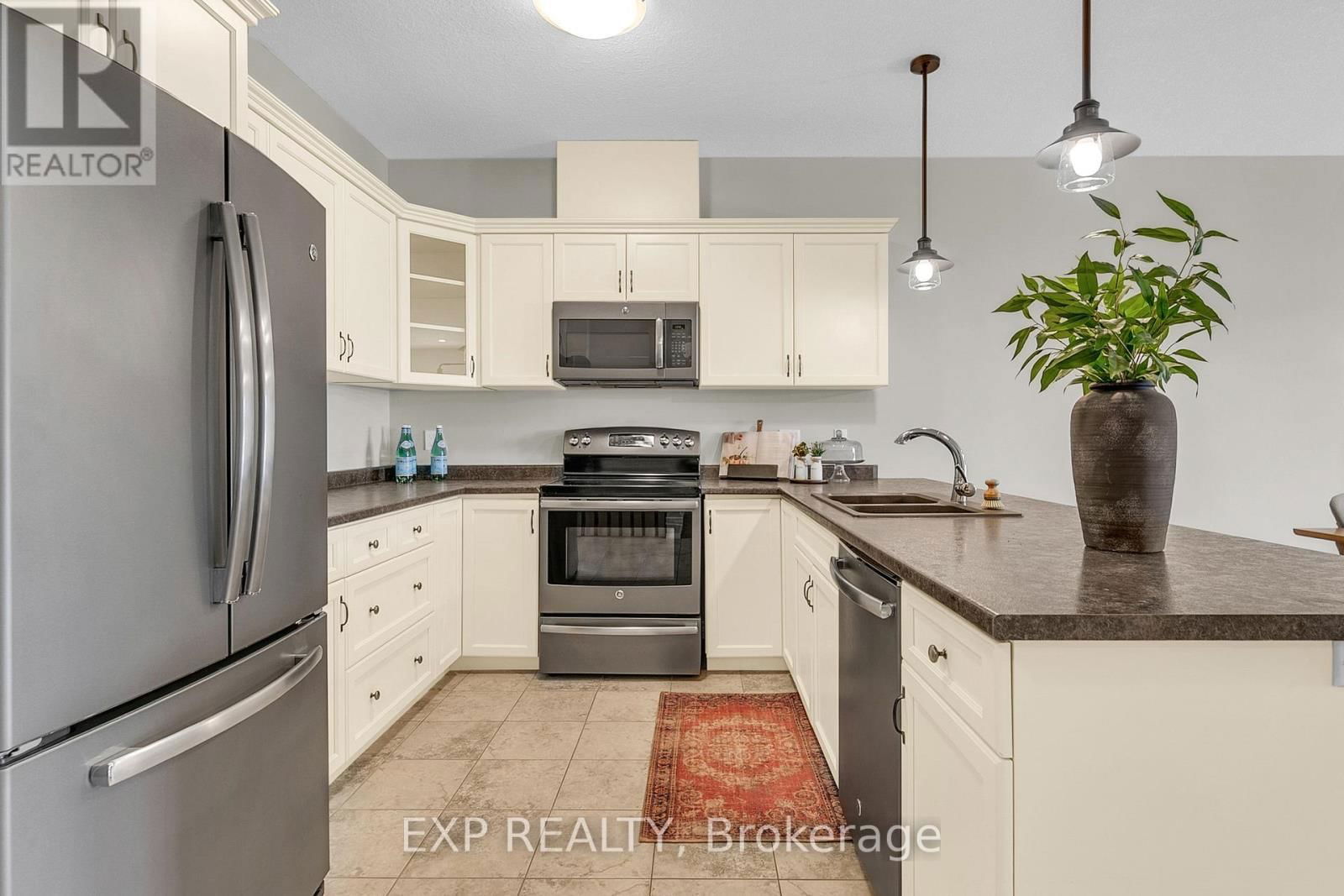 132 KROTZ STREET Image 7
