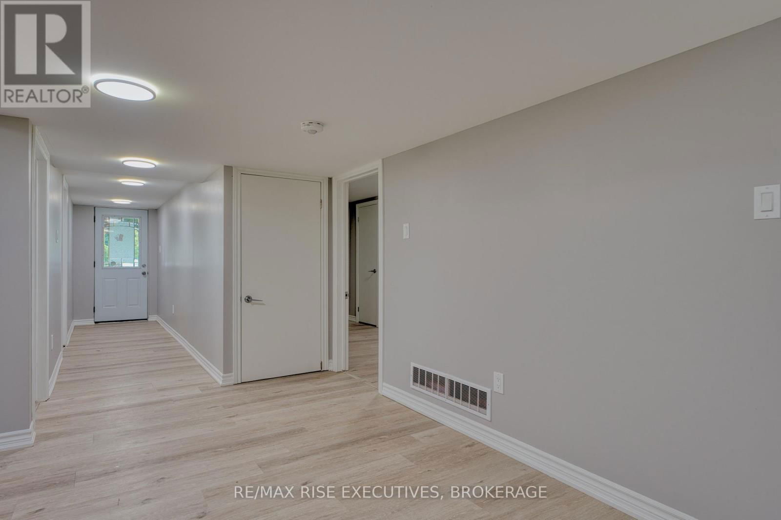 2 - 151 DAUPHIN AVENUE Image 10