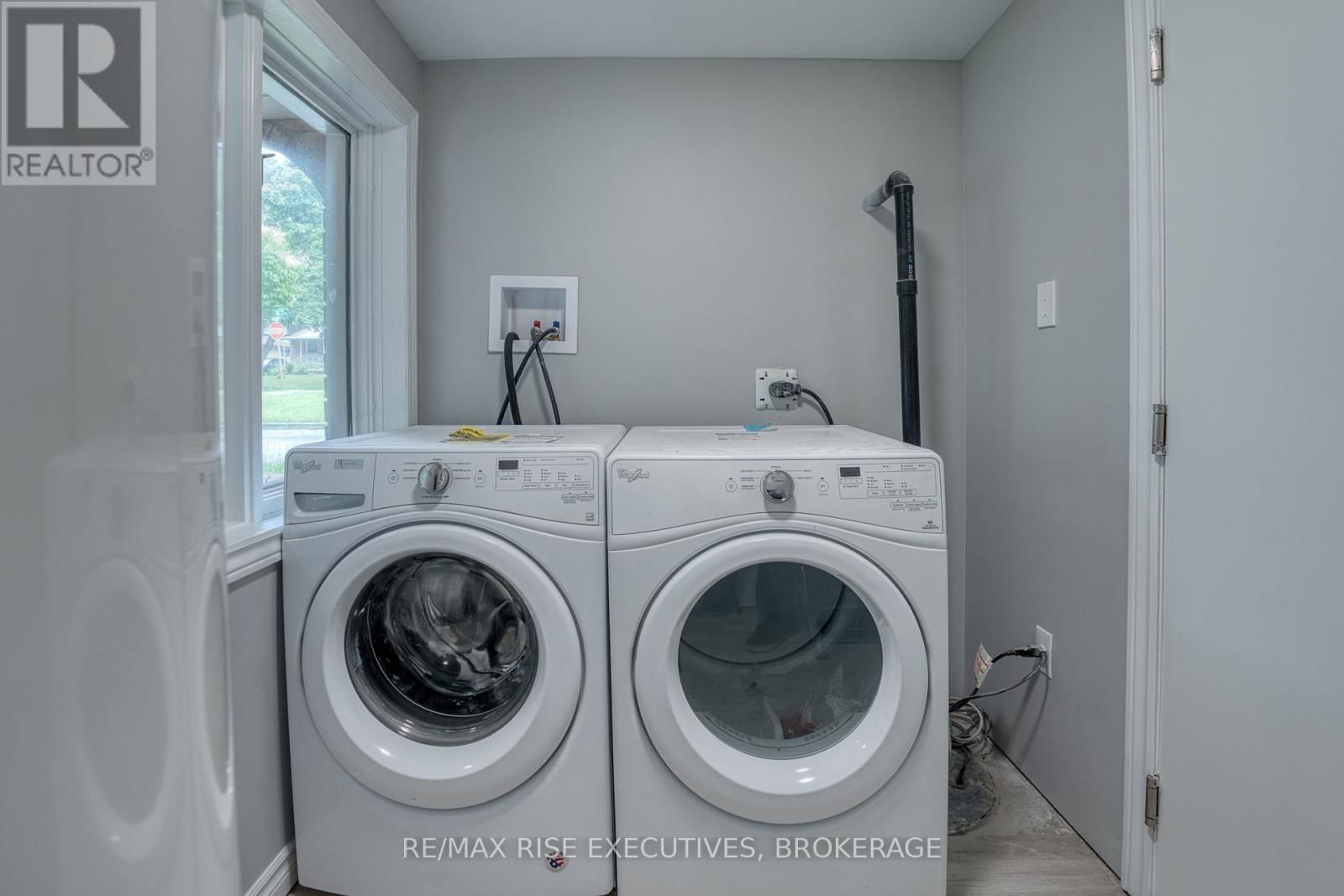 2 - 151 DAUPHIN AVENUE Image 16