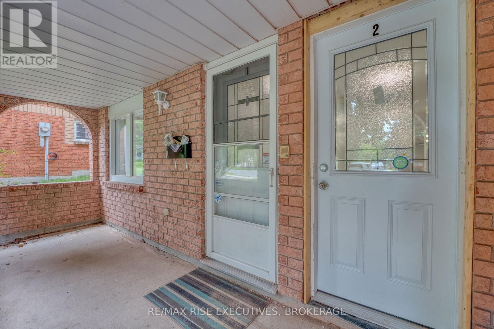 2 - 151 DAUPHIN AVENUE Image 2