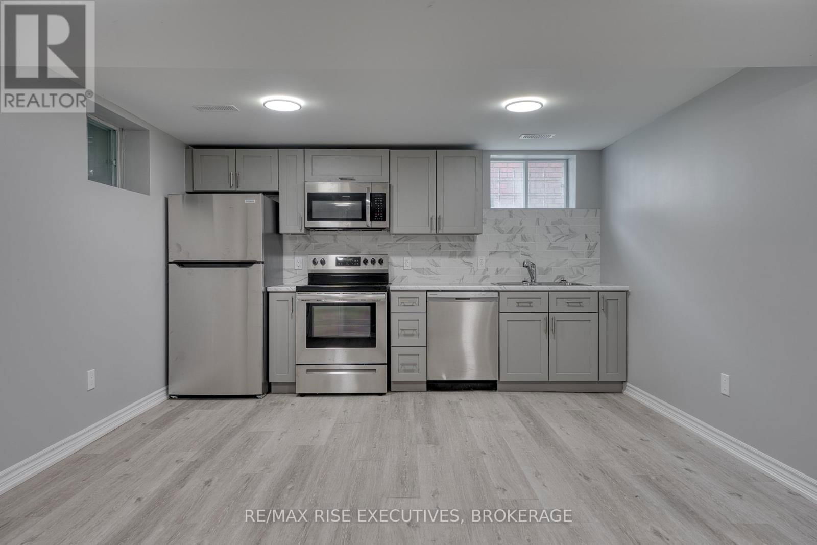 2 - 151 DAUPHIN AVENUE Image 6