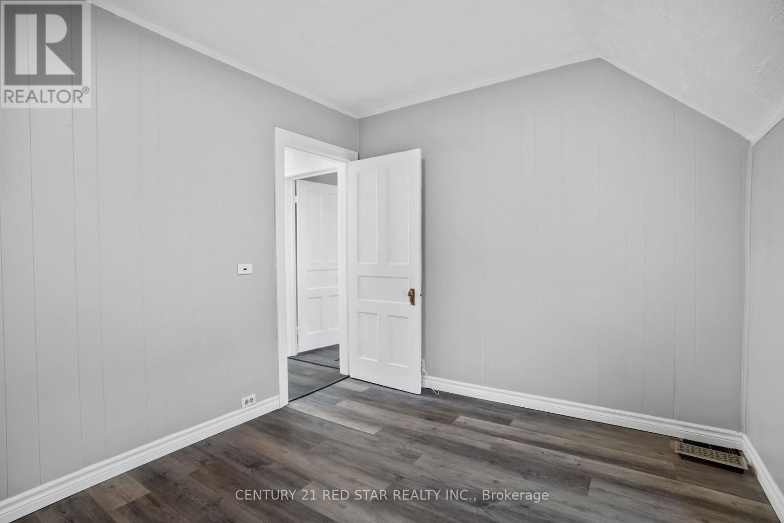 5082 ST. LAWRENCE AVENUE Image 15