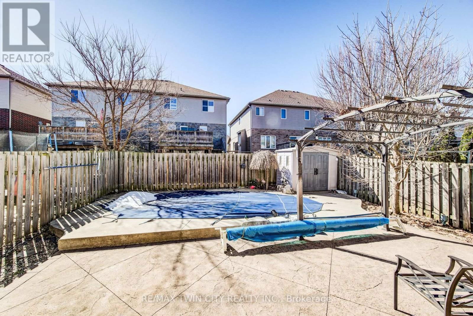 144 UDVARI CRESCENT Image 28
