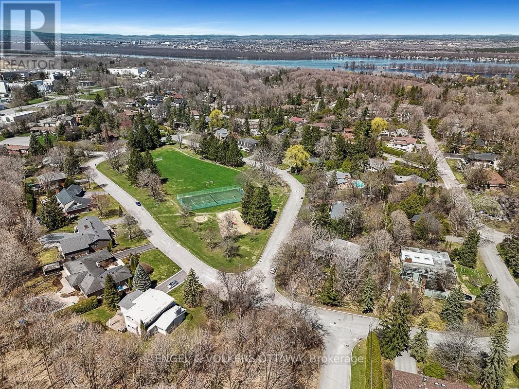 20 ROBIN CRESCENT Image 3