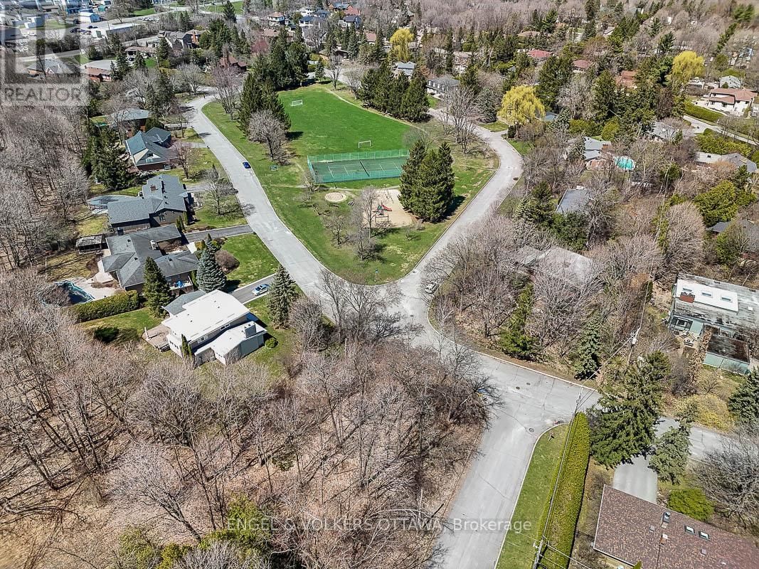 20 ROBIN CRESCENT Image 8