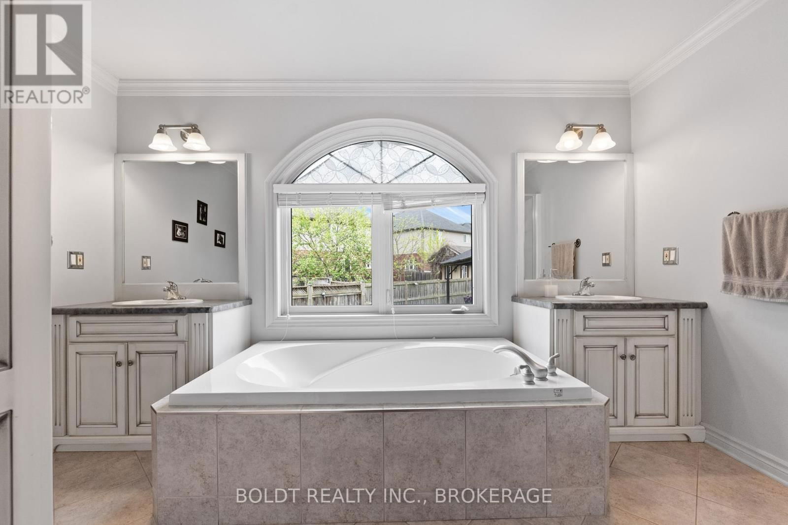 39 BELLEVUE COURT Image 16