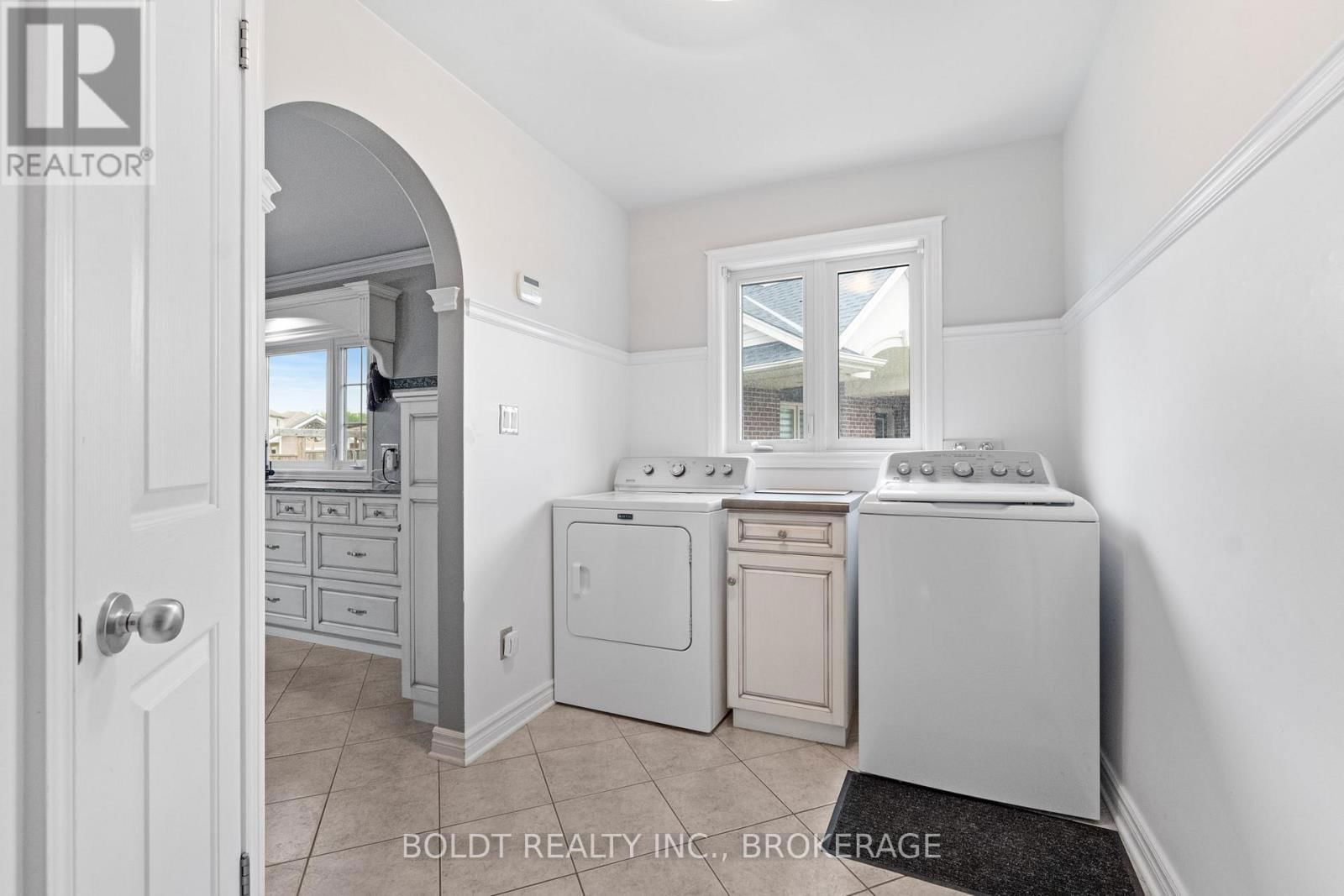 39 BELLEVUE COURT Image 21
