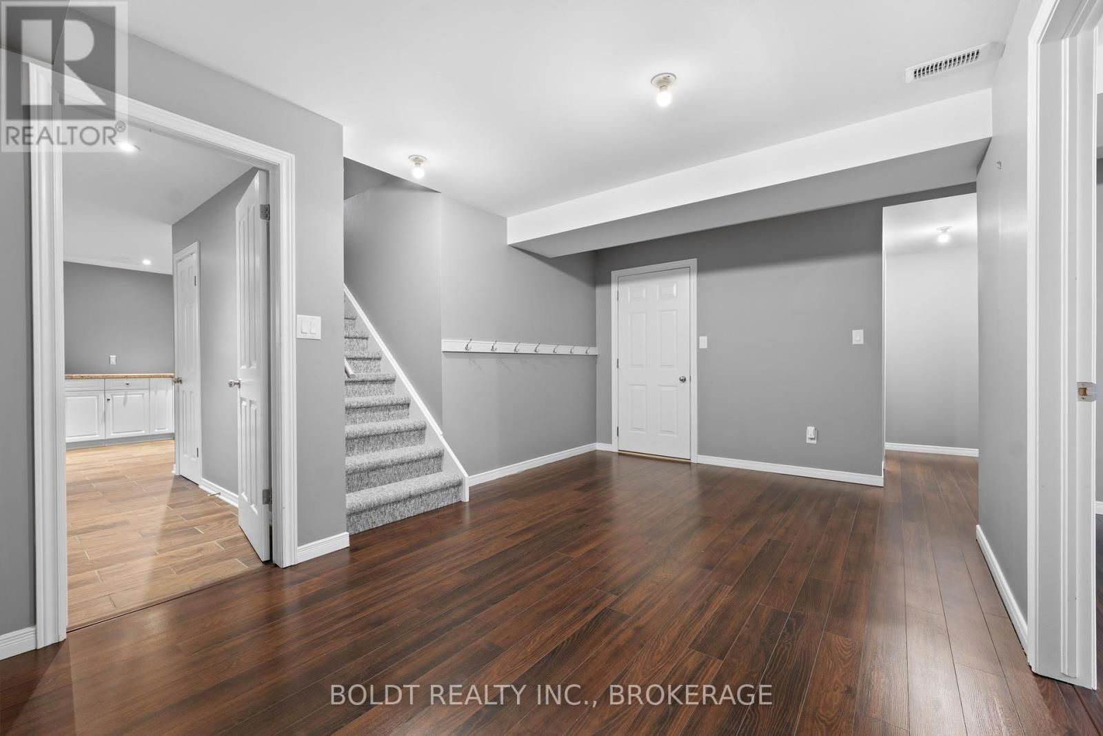 39 BELLEVUE COURT Image 23