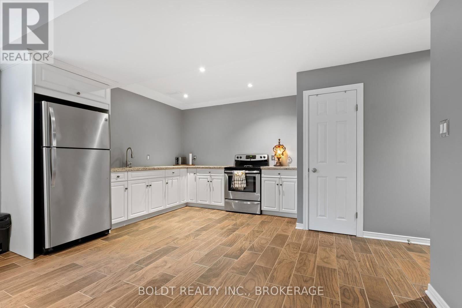 39 BELLEVUE COURT Image 24