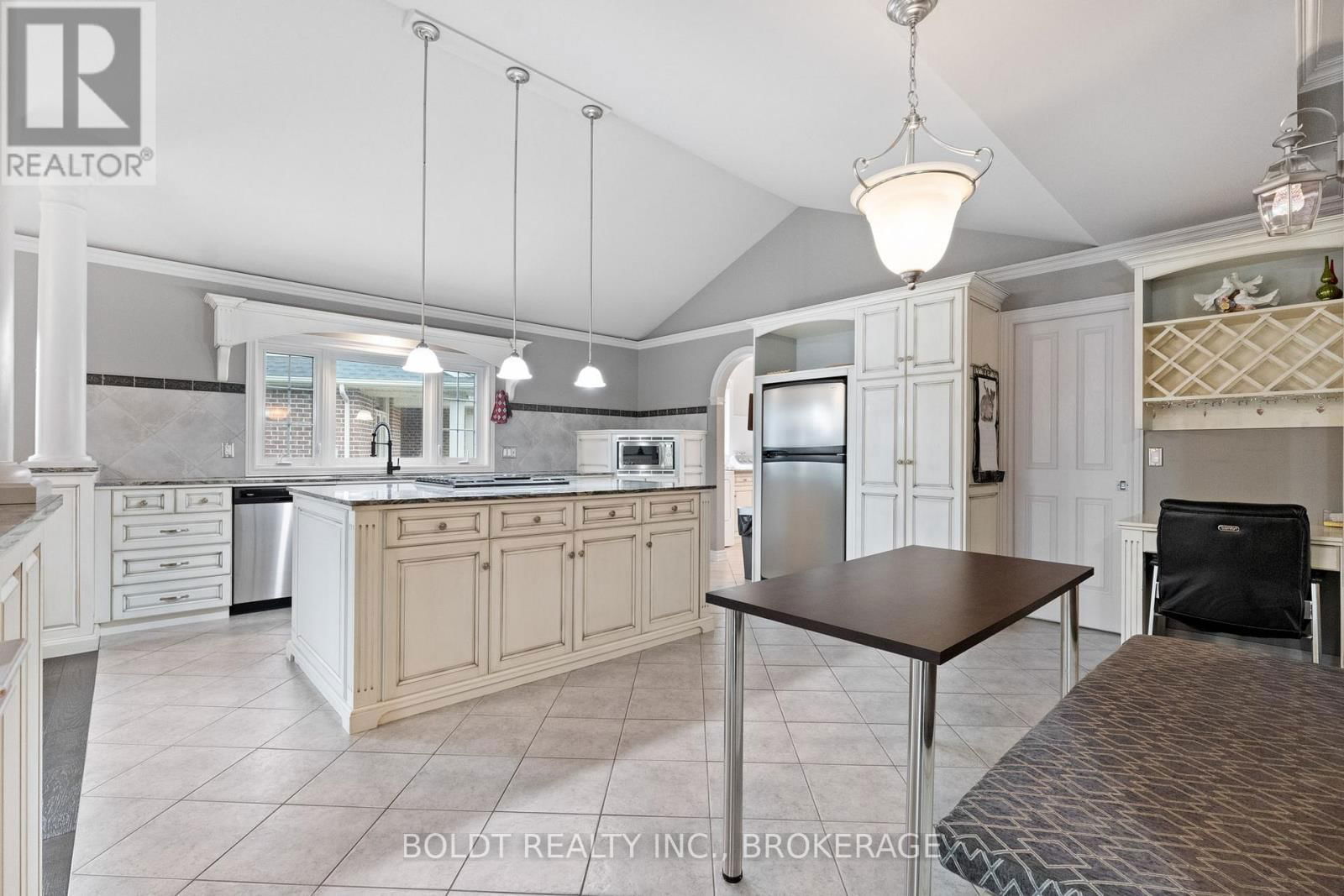 39 BELLEVUE COURT Image 8