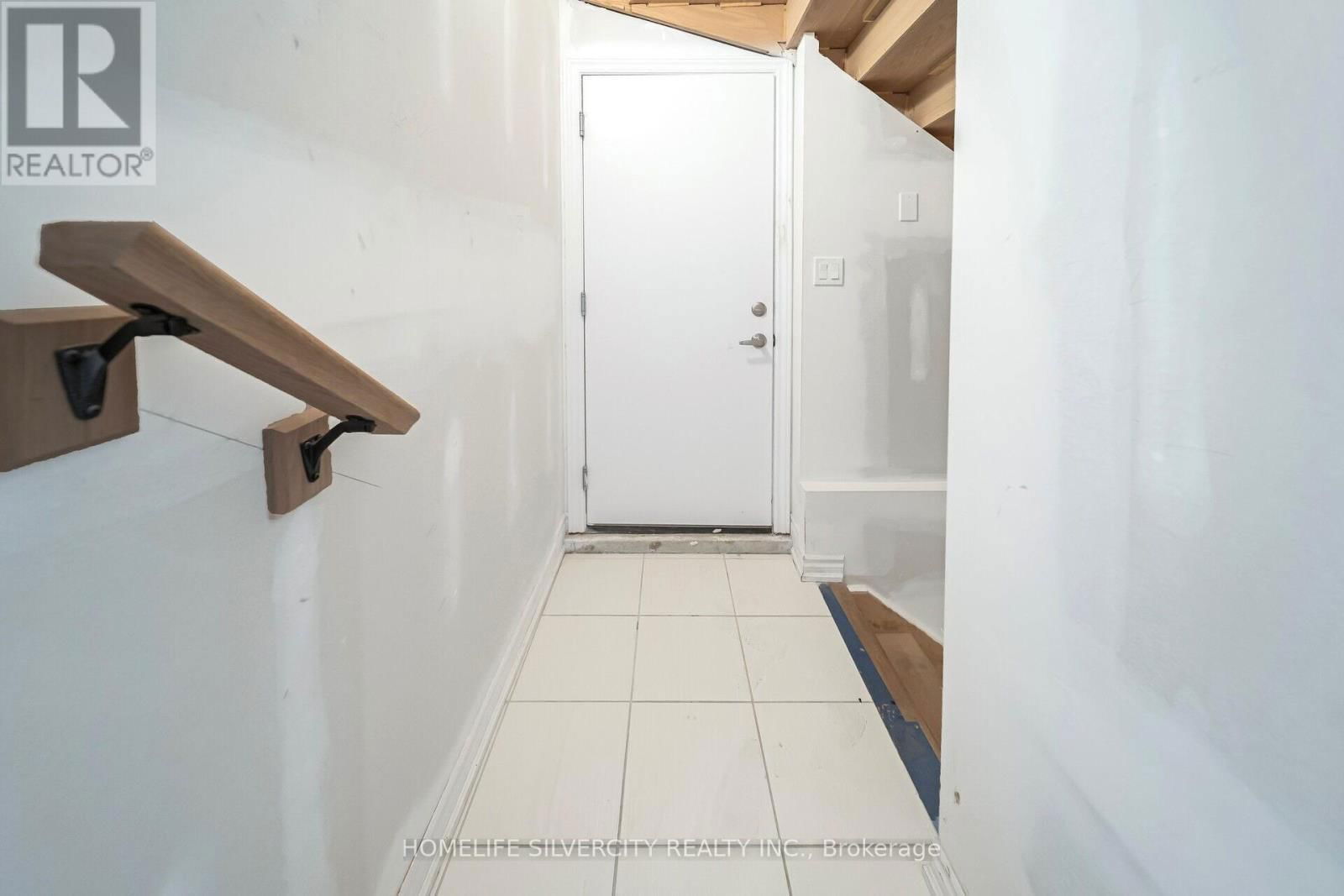 4 - 5672 DORCHESTER ROAD Image 22