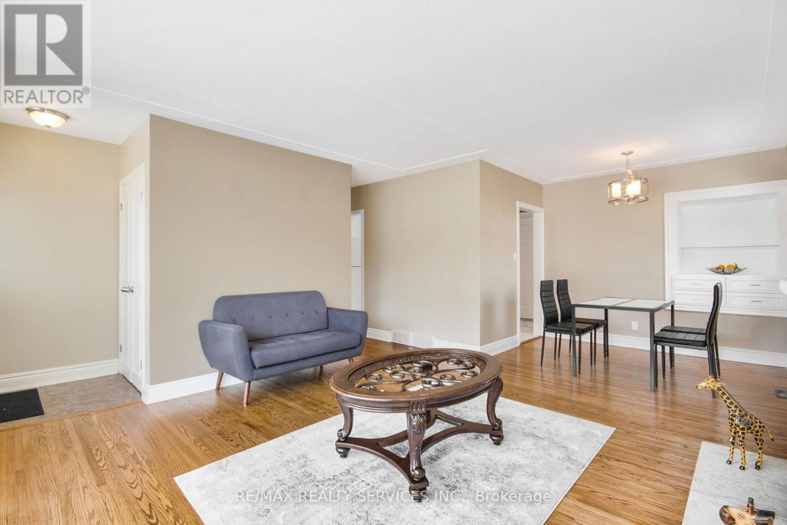 185 BURLINGTON STREET Image 5